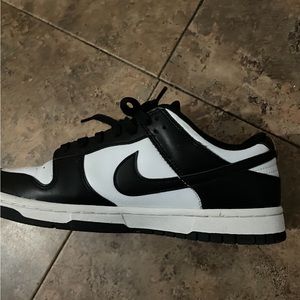 Like New Nike dunks low